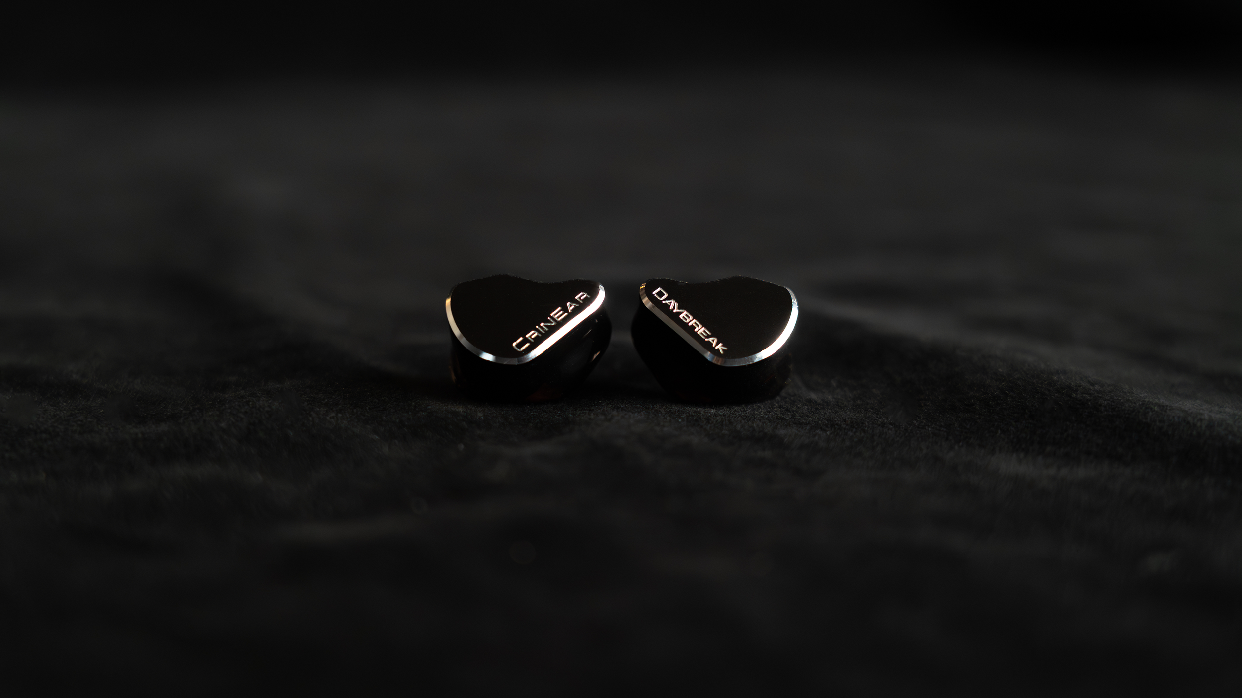 イヤホン crinear daybreak Amazon | CrinEar Daybreak Triplicate-Hybrid インイヤーヘッドホン